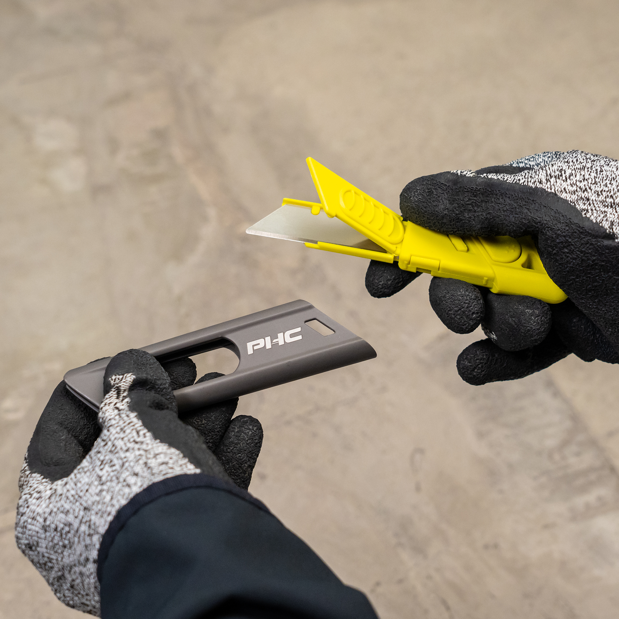 e13205-9-pacific-handy-cutter-auto-retract-metti-lifestyle-blade-change