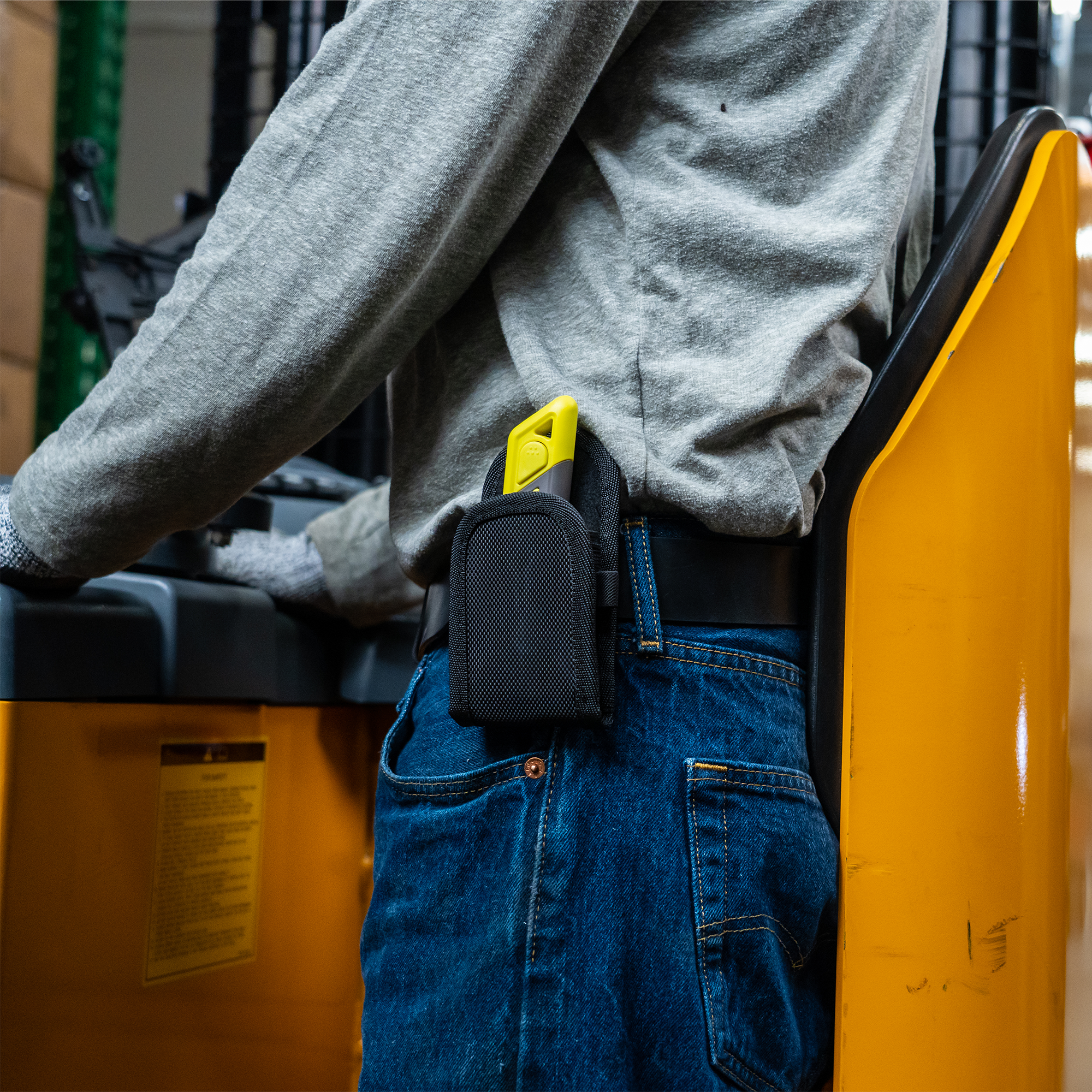 e13205-9-pacific-handy-cutter-auto-retract-metti-lifestyle-holster